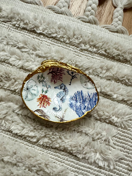 Découpage Quahog Clam Shell - Seascape